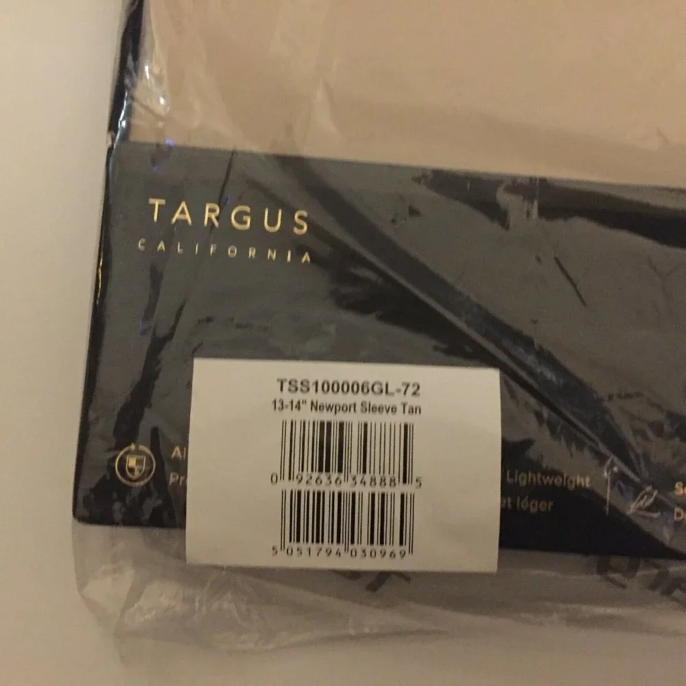 NEW Targust 13-14'' Newport Laptop Tan Sleeve